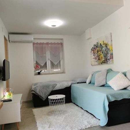 Near Beach Studio Kastela Dış mekan fotoğraf