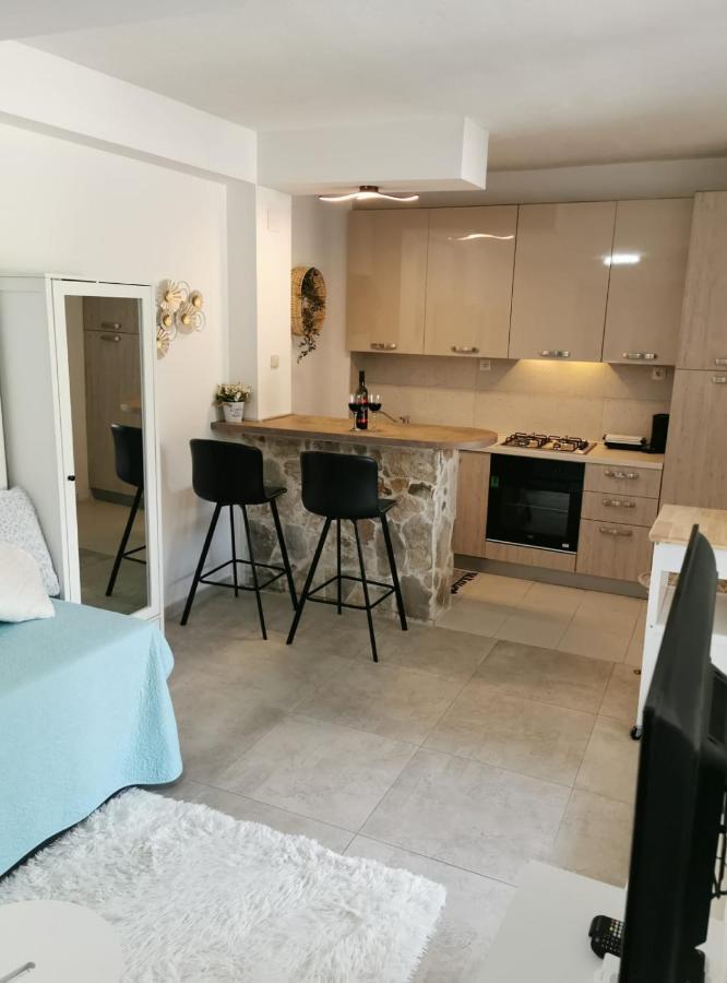 Near Beach Studio Kastela Dış mekan fotoğraf